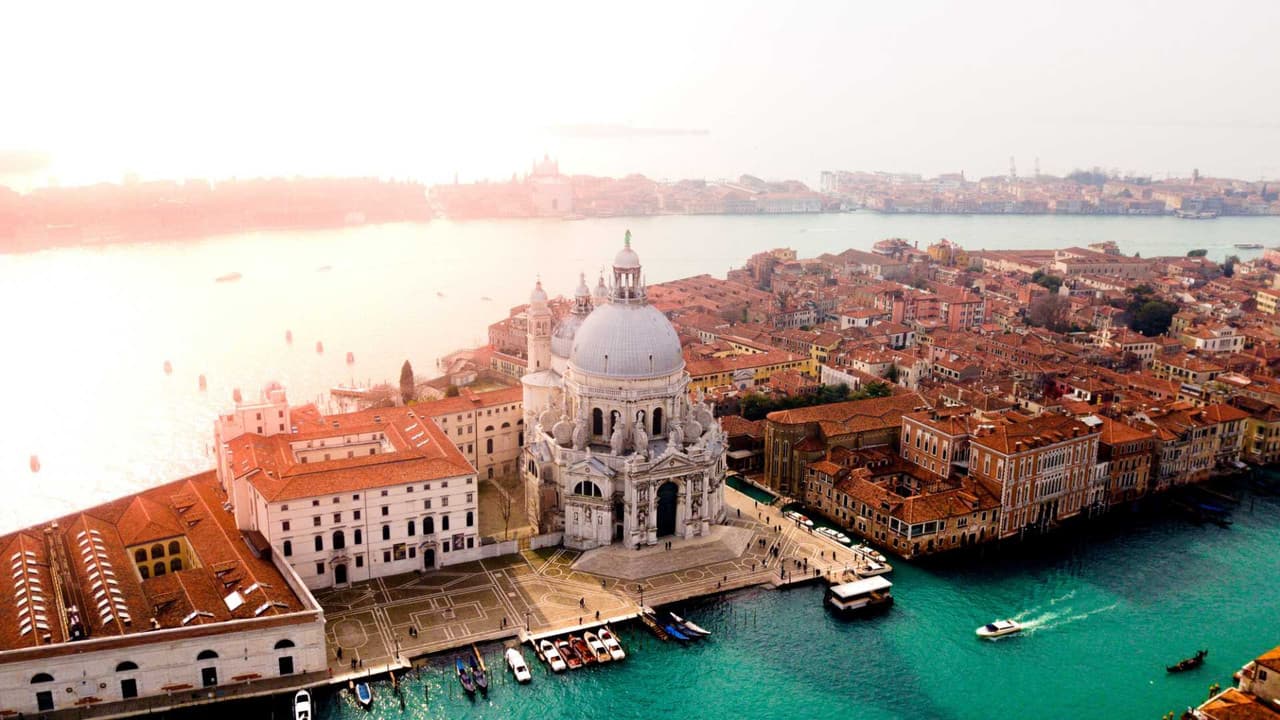 Italy hiring guide
