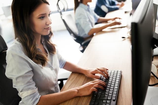How to Hire Employees Overseas - Guide for International Employees