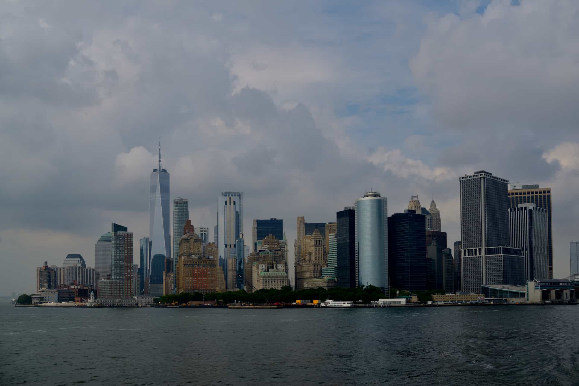 Rivermate | Outsourcing vs Offshoring: A Complete 2026 Guide